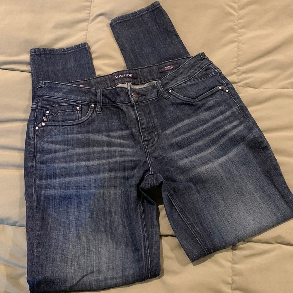 Vigoss The Chelsea Skinny Dark Wash with whispering. Super cute. EUC. W28/L30.